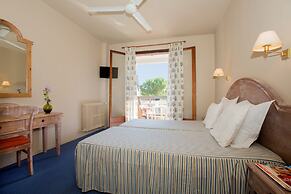 Hôtel Vacances Bleues Castel Luberon