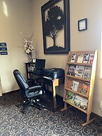 Cobblestone Inn & Suites - Denison - Oak Ridge