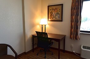 Cobblestone Inn & Suites - Clarion