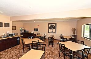 Cobblestone Inn & Suites - Clarion