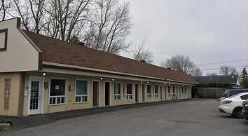 Auberge Du Lac Beauchamp