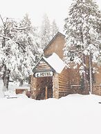 Shaver Lake Village Hotel