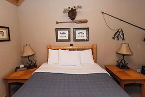 Shaver Lake Village Hotel