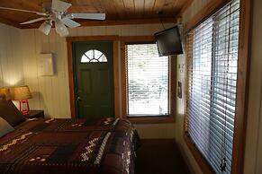 Shaver Lake Village Hotel