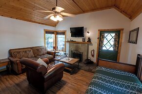 Shaver Lake Village Hotel