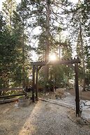 Shaver Lake Village Hotel