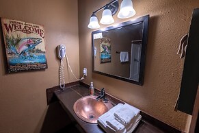 Shaver Lake Village Hotel
