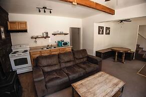 Shaver Lake Village Hotel