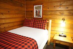 Shaver Lake Village Hotel
