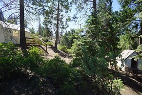 Shaver Lake Village Hotel