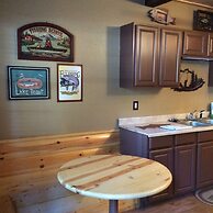 Shaver Lake Village Hotel