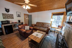 Shaver Lake Village Hotel