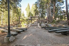 Shaver Lake Village Hotel