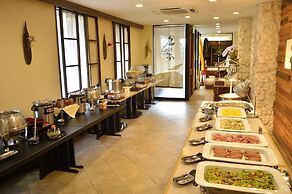 Community & Spa Naha Central Hotel