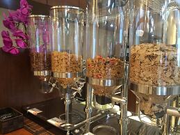 Community & Spa Naha Central Hotel