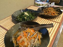 Community & Spa Naha Central Hotel