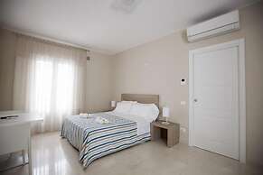 Central Gallery Rooms