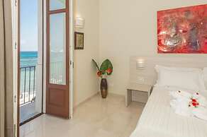 Central Gallery Rooms