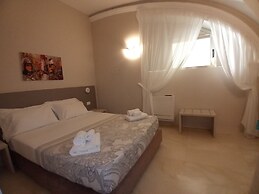 Central Gallery Rooms