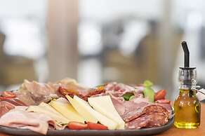 Central Gallery Rooms