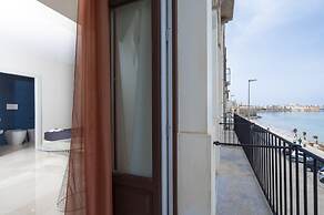 Central Gallery Rooms