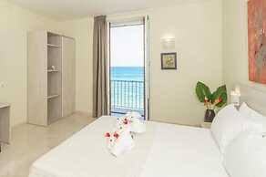 Central Gallery Rooms