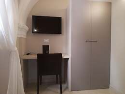 Central Gallery Rooms