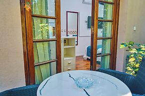 Miravida Soho Hotel & Wine Bar