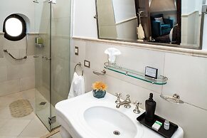 Miravida Soho Hotel & Wine Bar