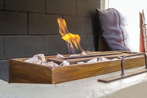 Miravida Soho Hotel & Wine Bar