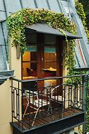 Miravida Soho Hotel & Wine Bar