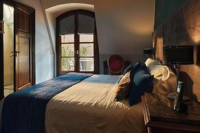 Miravida Soho Hotel & Wine Bar