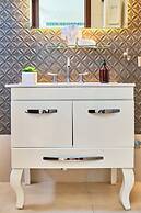 Miravida Soho Hotel & Wine Bar