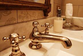 Miravida Soho Hotel & Wine Bar