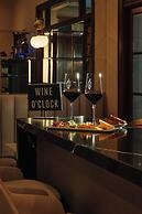 Miravida Soho Hotel & Wine Bar