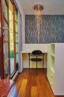 Miravida Soho Hotel & Wine Bar