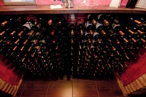 Miravida Soho Hotel & Wine Bar