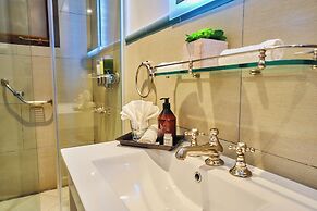 Miravida Soho Hotel & Wine Bar