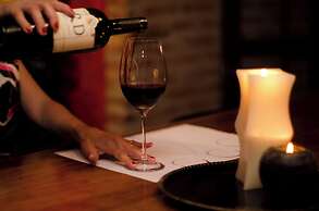 Miravida Soho Hotel & Wine Bar