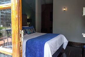 Miravida Soho Hotel & Wine Bar