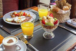 Miravida Soho Hotel & Wine Bar