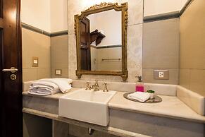 Miravida Soho Hotel & Wine Bar