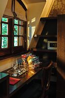 Miravida Soho Hotel & Wine Bar