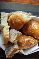 Miravida Soho Hotel & Wine Bar