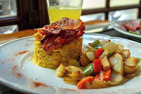 Miravida Soho Hotel & Wine Bar