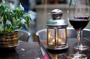 Miravida Soho Hotel & Wine Bar