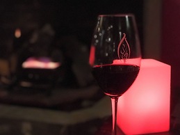 Miravida Soho Hotel & Wine Bar