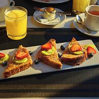 Miravida Soho Hotel & Wine Bar