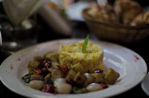 Miravida Soho Hotel & Wine Bar