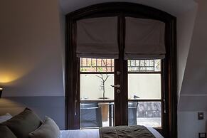 Miravida Soho Hotel & Wine Bar